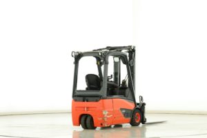 chariot élévateur d'occasion Linde E-16-02 (386) 1600kg