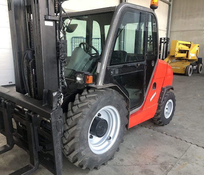 chariot d'occasion diesel MANITOU MH25-4 T BUGGIE 4ST3A capacité 2500KG