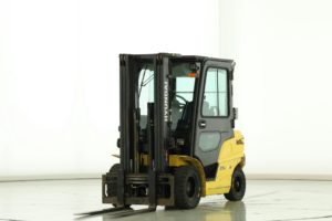 chariot d'occasion gaz Hyundai 25-L-9-A capacité 2500kg / Mat triplex 4700mm 