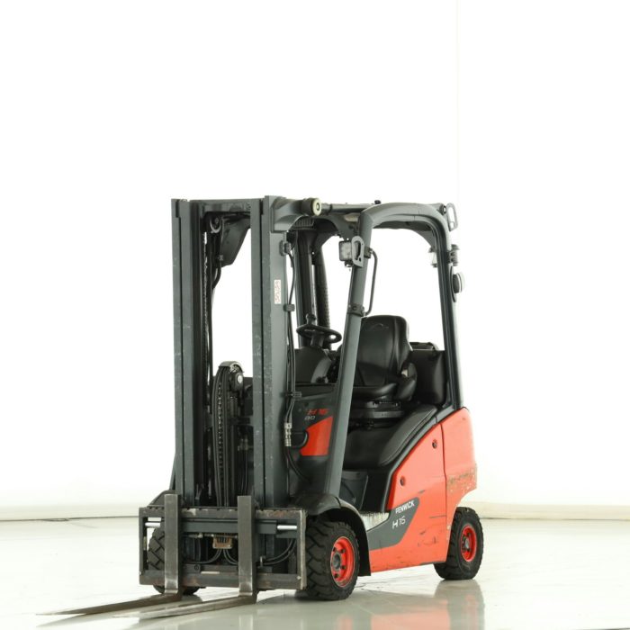 chariot d'occasion gaz capacité 1600kg / Mat triplex 4600mm