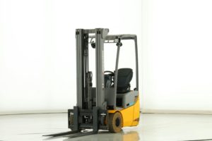 chariot d'occasion électrique 3 roues Jungheinrich EFG-110-K capacité 1000kg